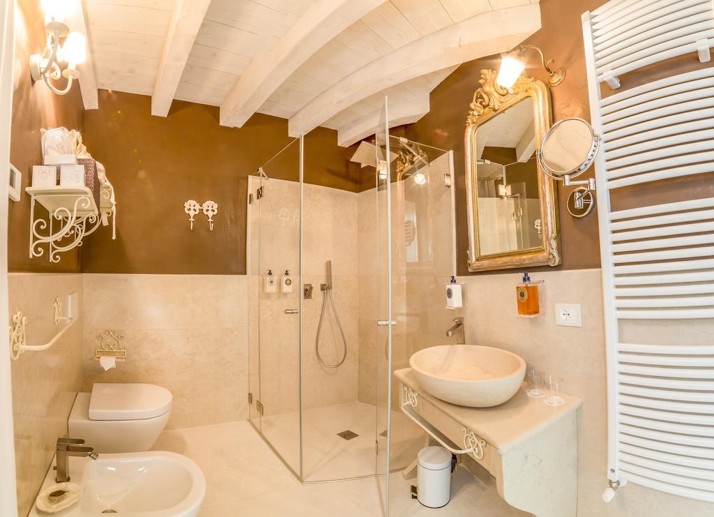 Maison Resola - Rooms & Breakfast Валеджо-суль-Мінчо Номер фото